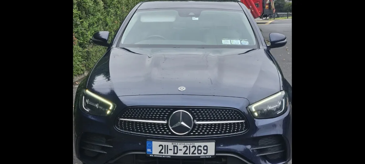 mercedes 220D - Image 1