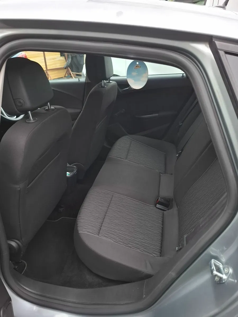 Opel Astra 2014 - Image 2