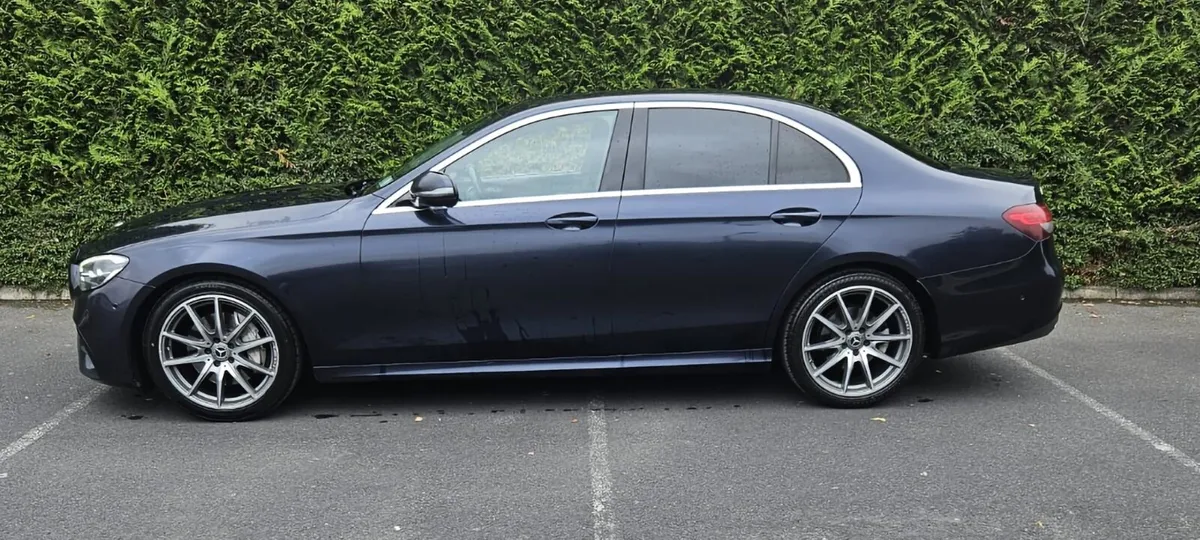 mercedes 220D - Image 3