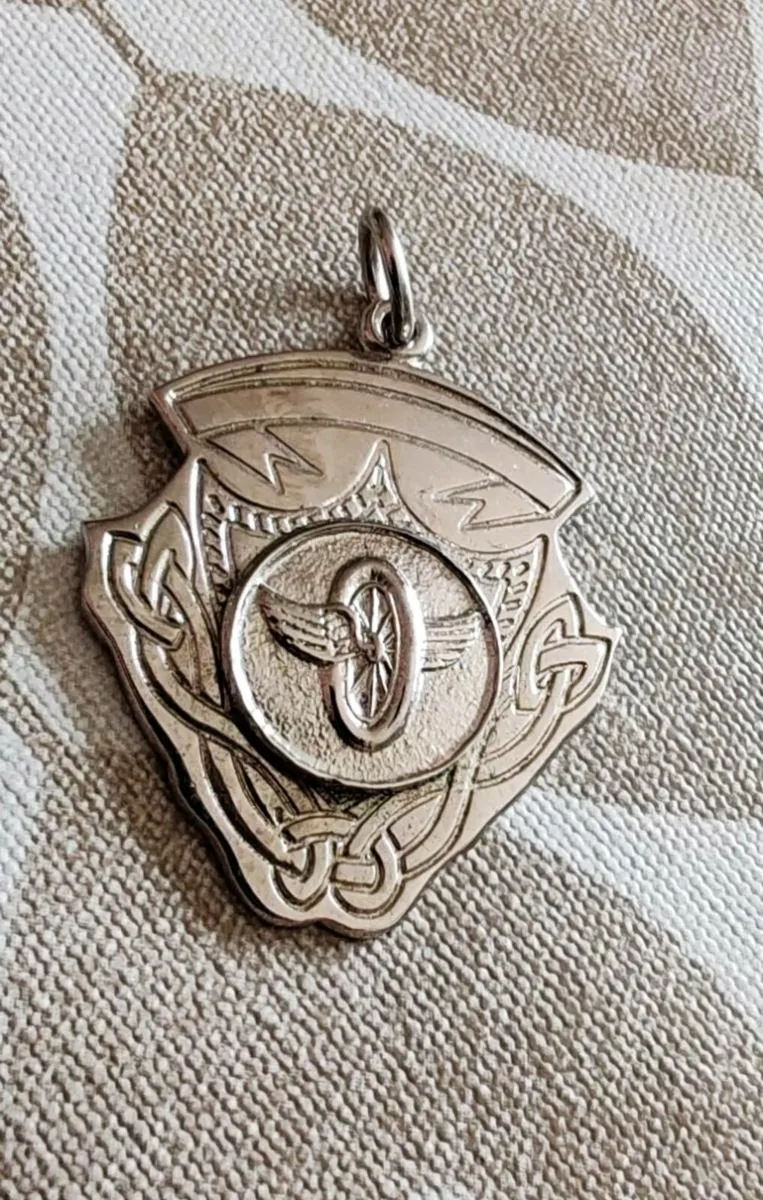 Vintage silvertone pendant - Image 1