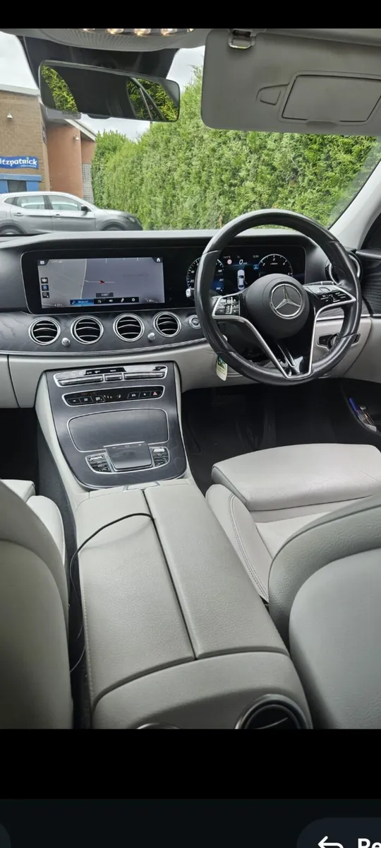 mercedes 220D - Image 4