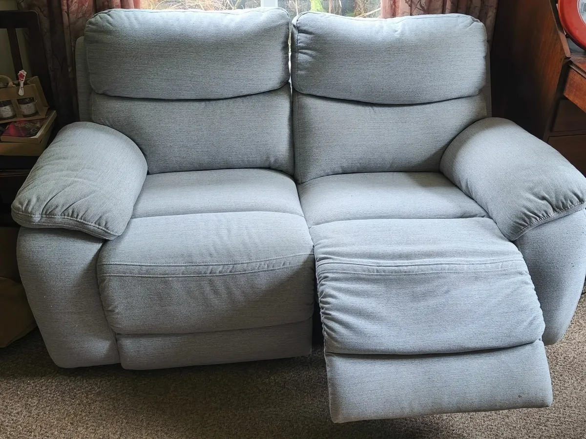 Two seater recliner couch - Image 2