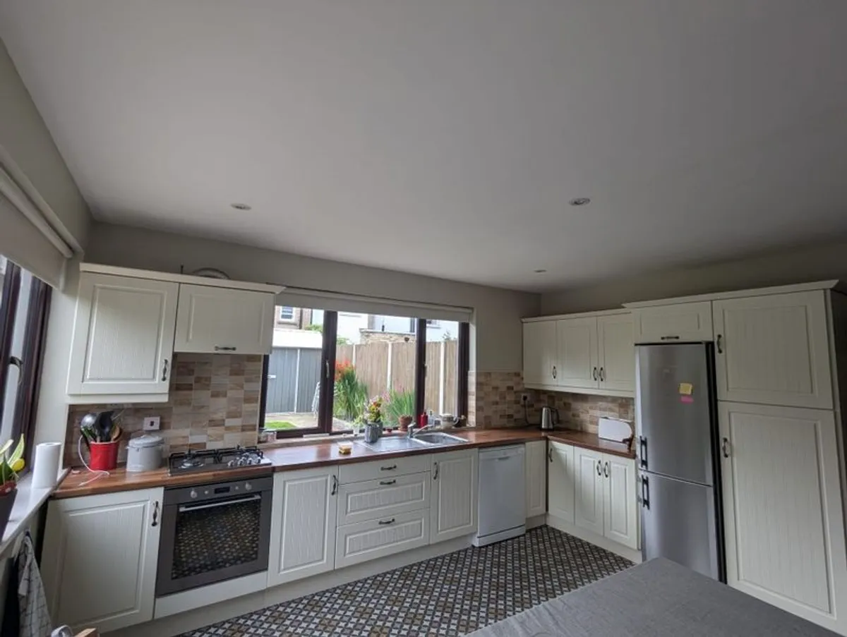 Full Kitchen - Image 1