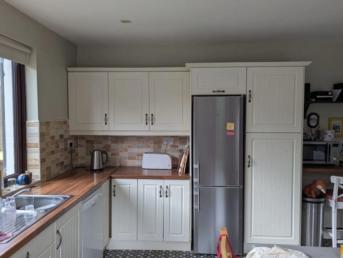 Full Kitchen - Image 2