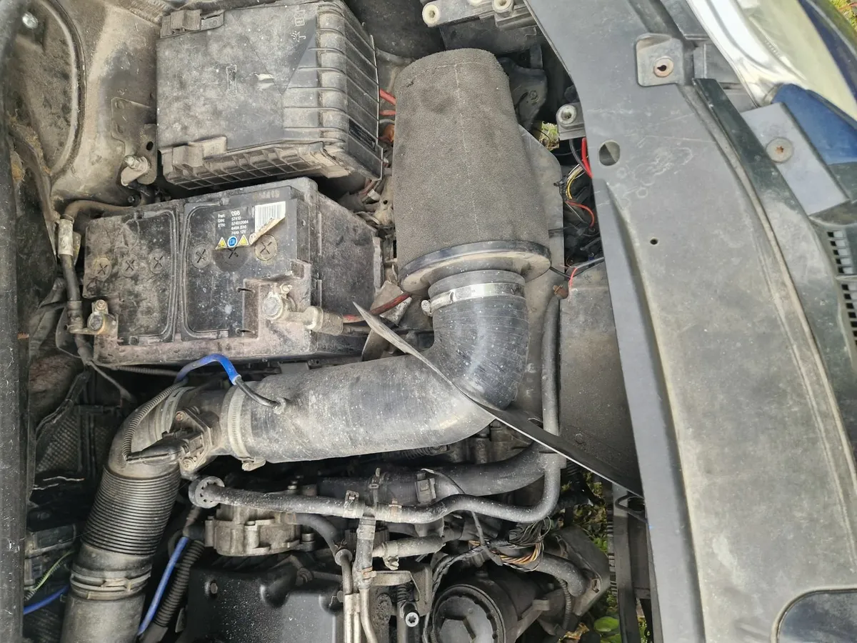 Volkswagen Caddy 2010 - Image 3