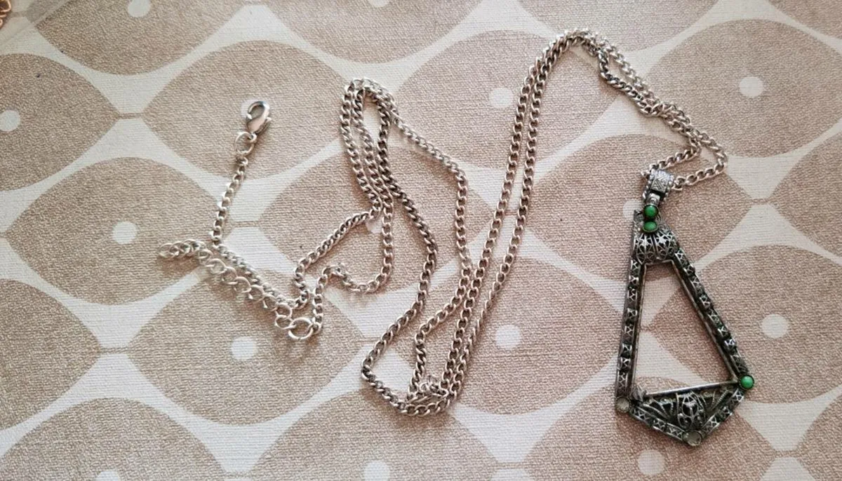 Vintage silvertone pendant - Image 1