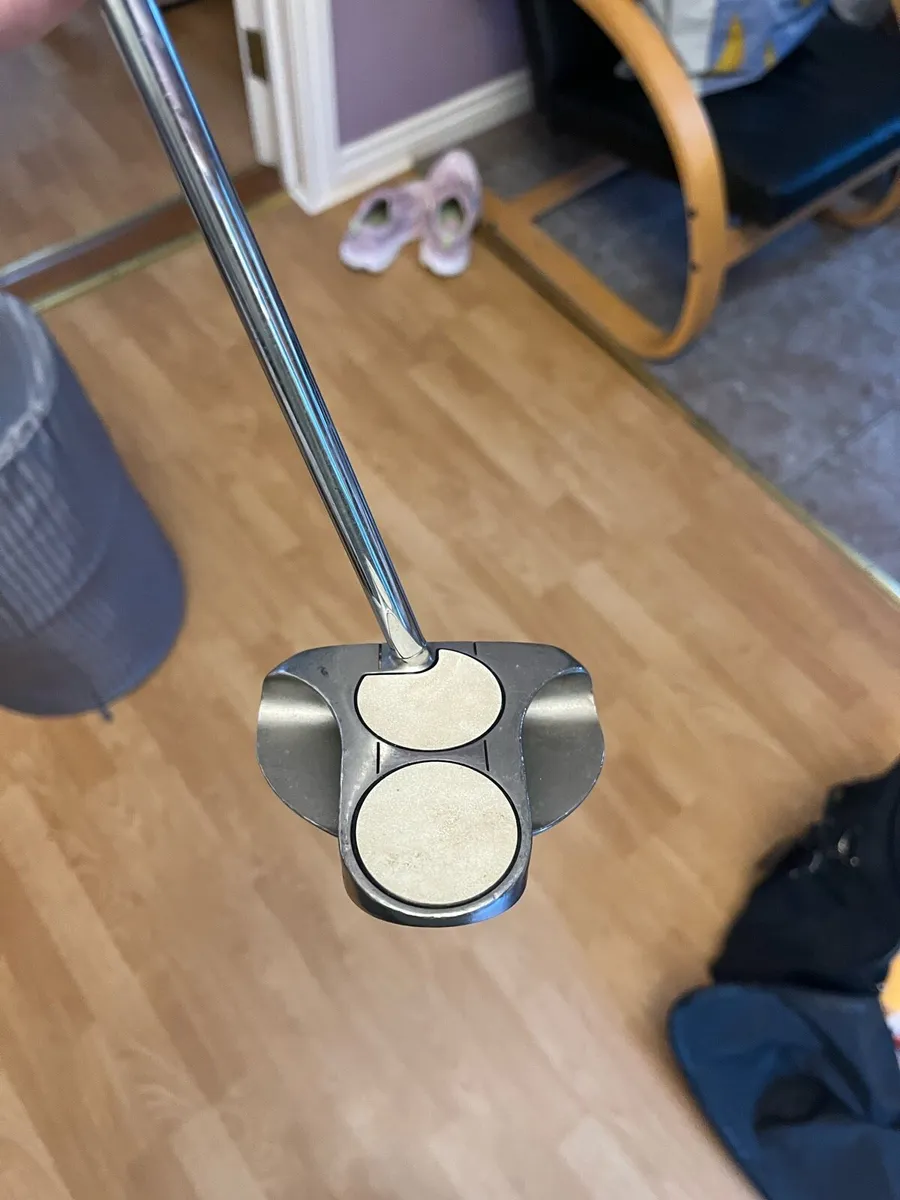 Odyssey 2-ball Centre Shaft Putter 34” - Image 2
