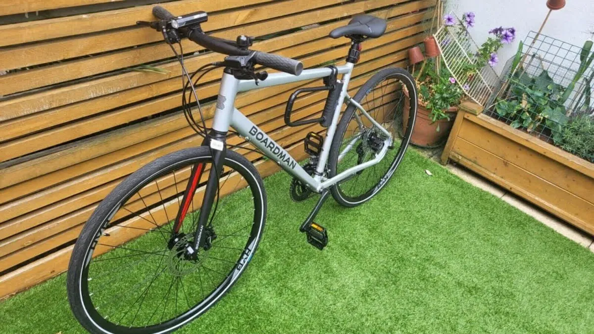 Hybrid Bike - Image 2