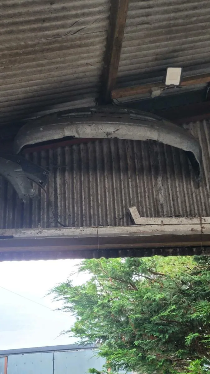 Landcruiser parts - Image 1