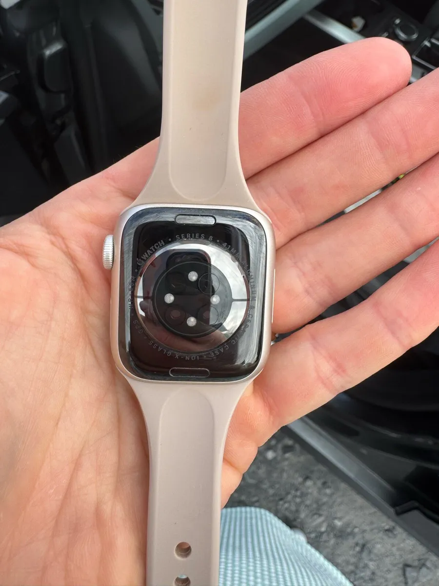 Apple Watch Series 8 - Image 2