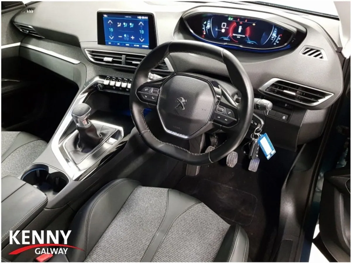 Peugeot 5008 Allure 1.5 Blue HDI 130 6 6.2 4DR - Image 2