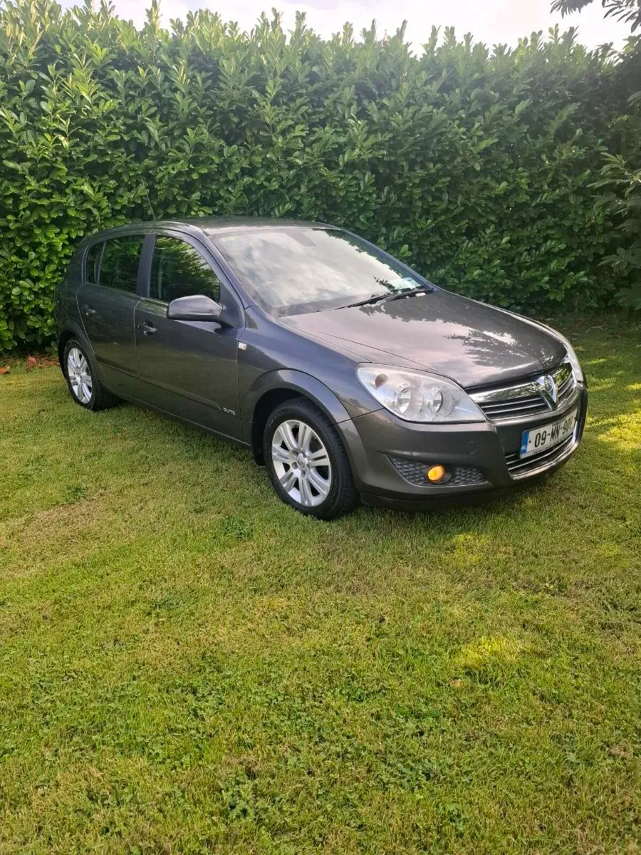 Vauxhall astra elite full leather nct 2/26 - Image 1