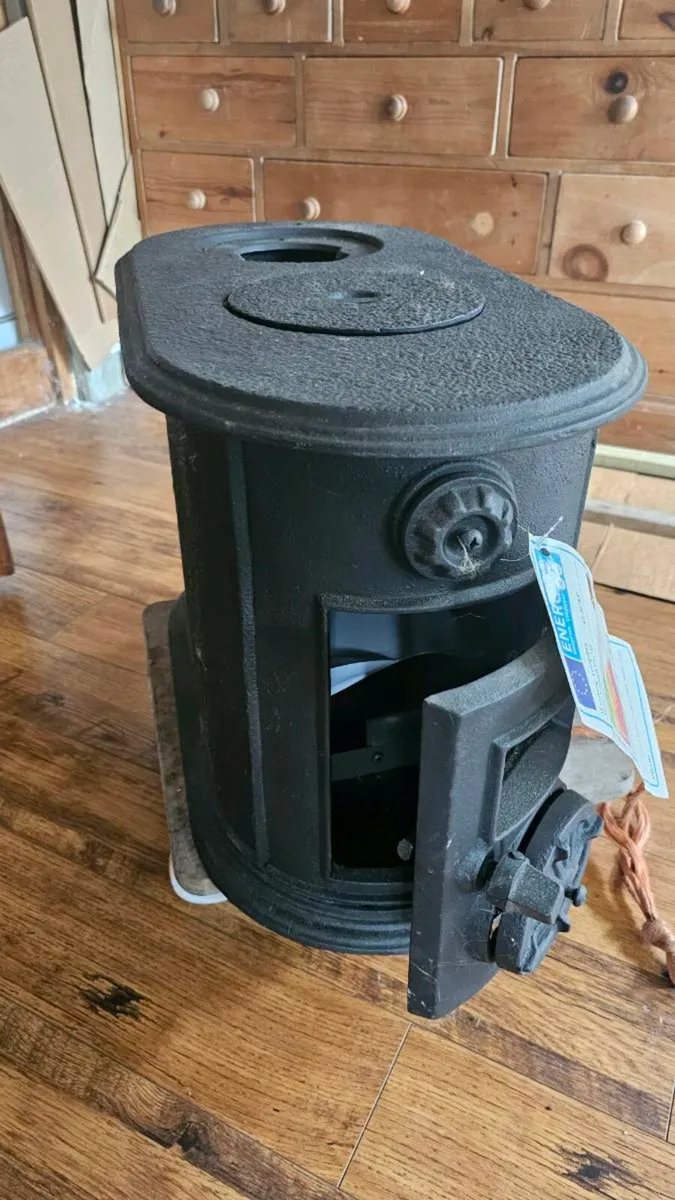 Tiny Stove - Image 1