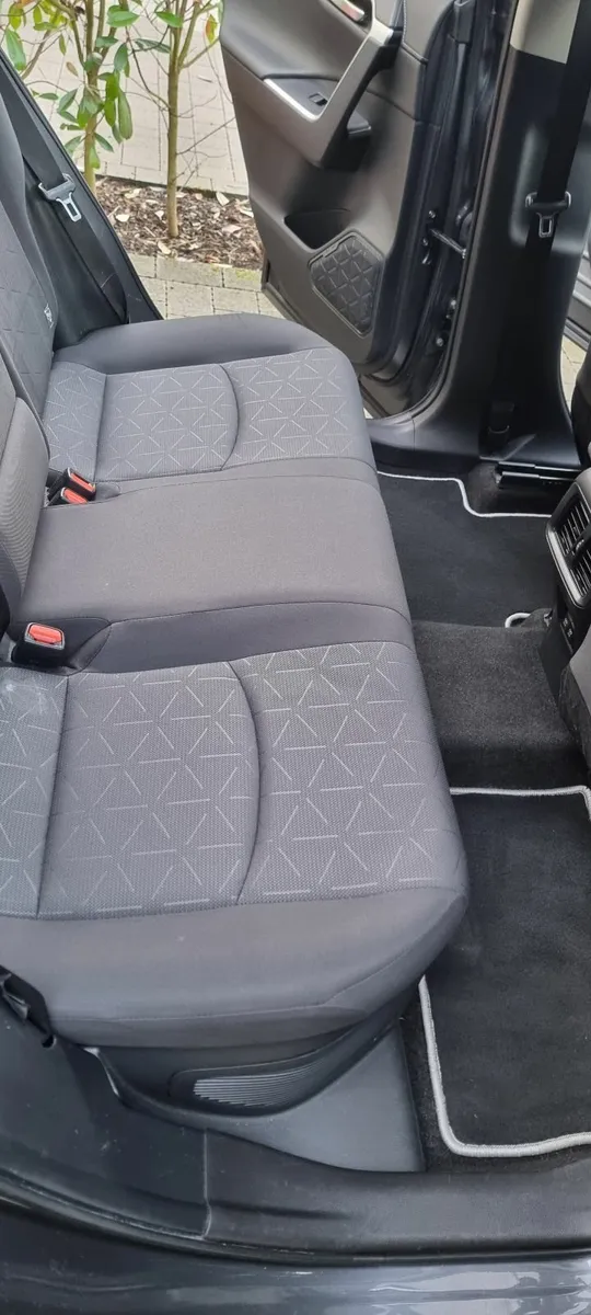 Toyota RAV4 2021 - Image 3