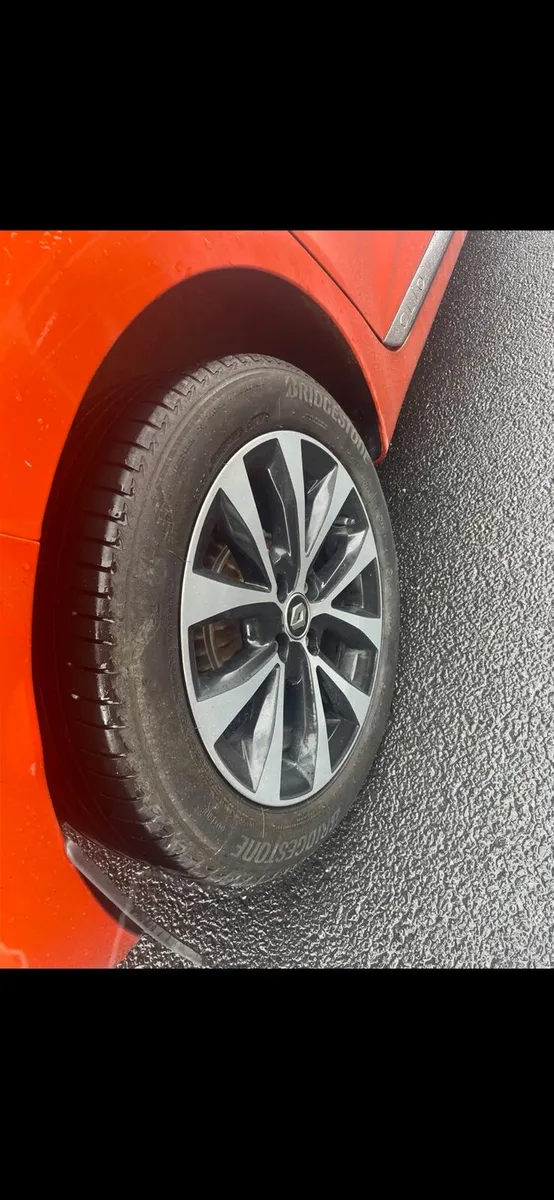 Car - Image 4