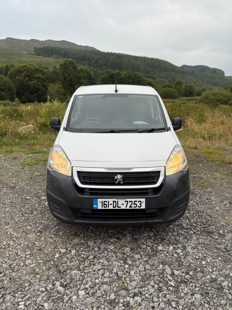 2016 Peugeot Partner Professional  NO VAT 3seater - Image 2