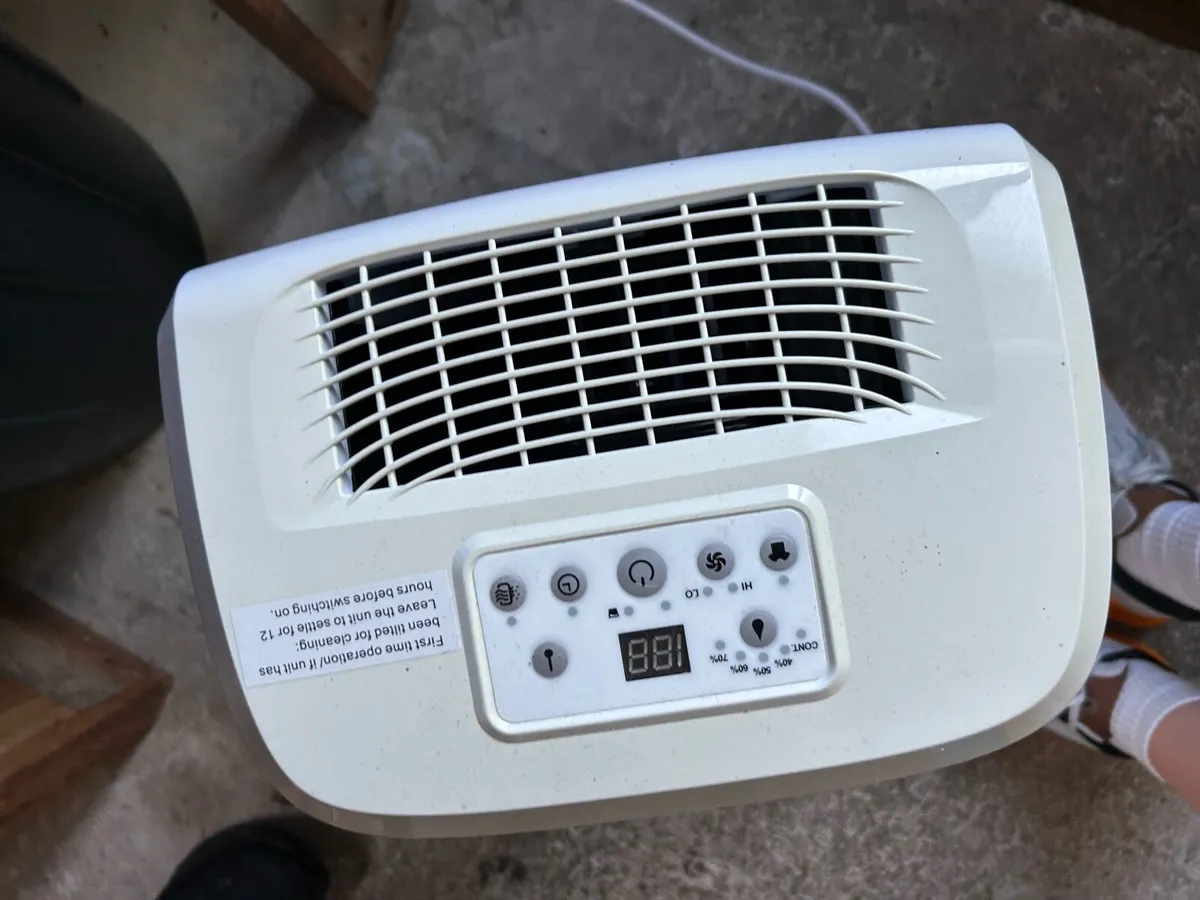 This is a Dimplex EverDri 20L Dehumidifier - Image 2
