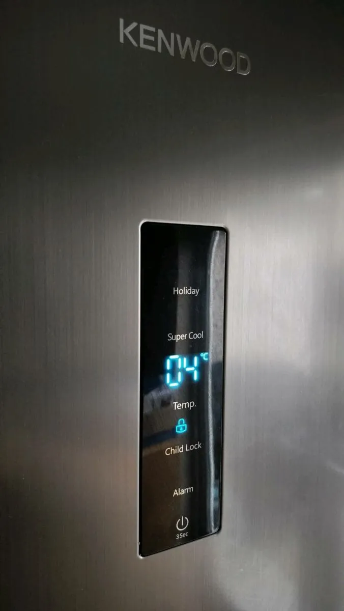 2 x Free Standing Tall Fridge & Freezer - Image 4