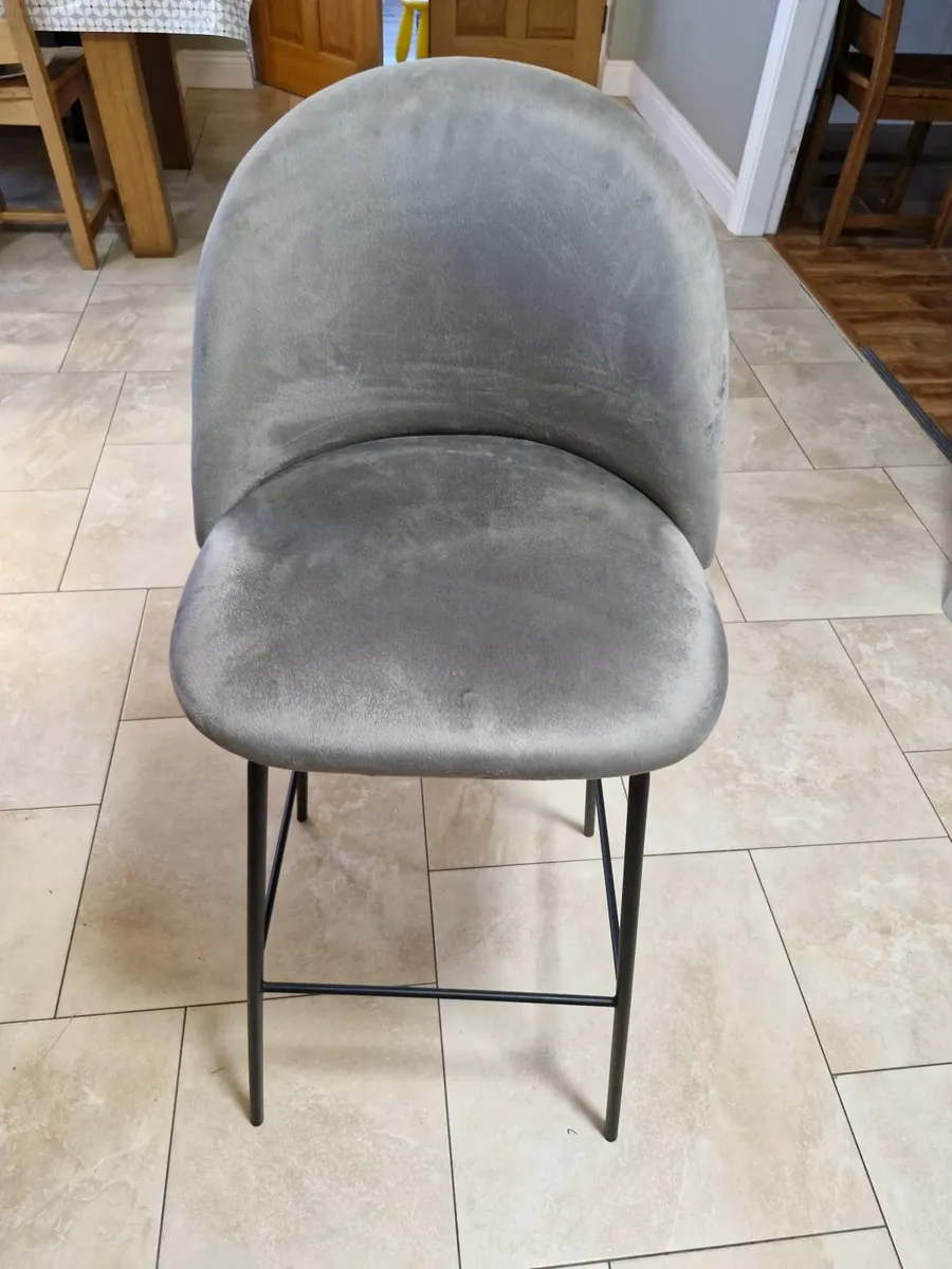 Bar stool - Image 1