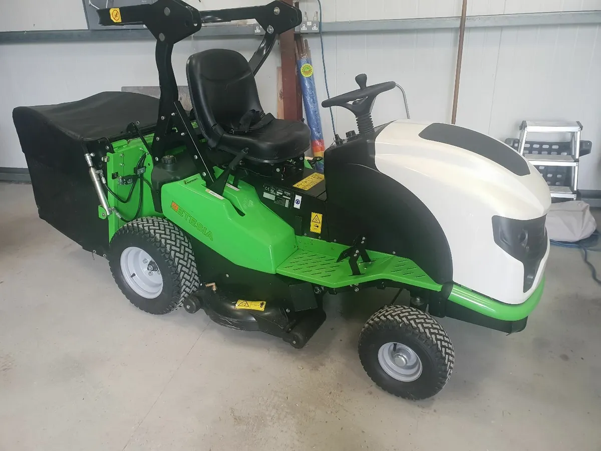 Ride on Lawnmower
