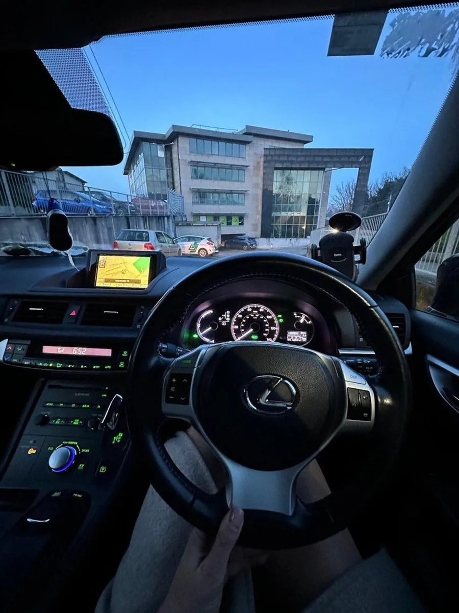 Lexus CT 2012 - Image 1