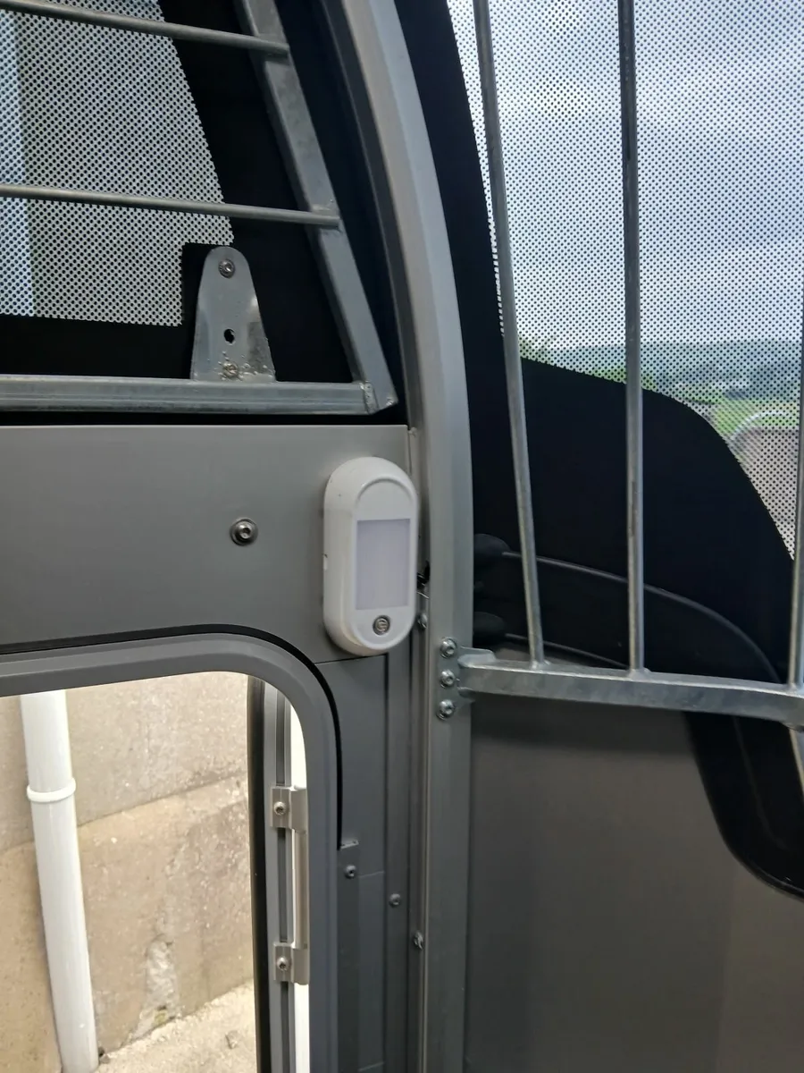 IMMACULATE HORSEBOX HBX 511 - Image 4