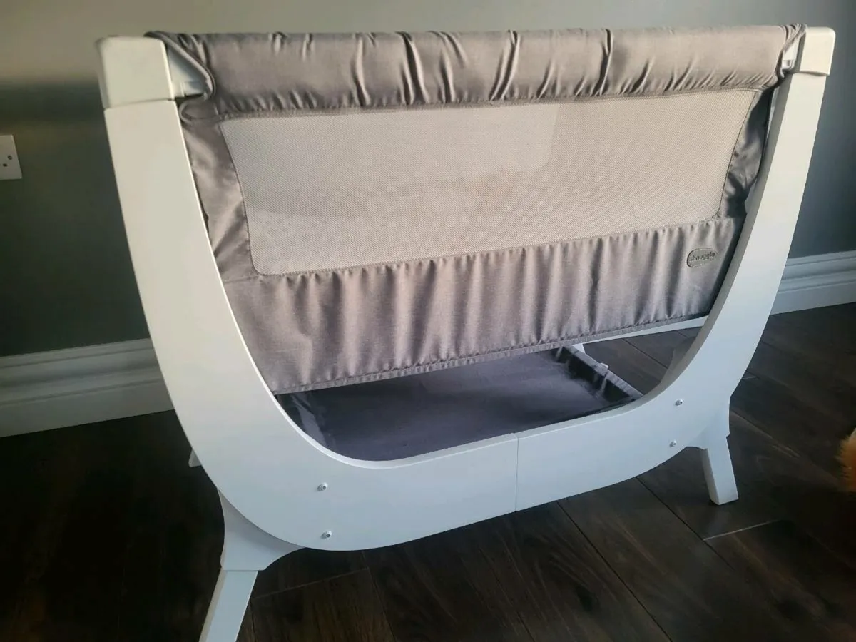 Shnuggle bedside cot - Image 4