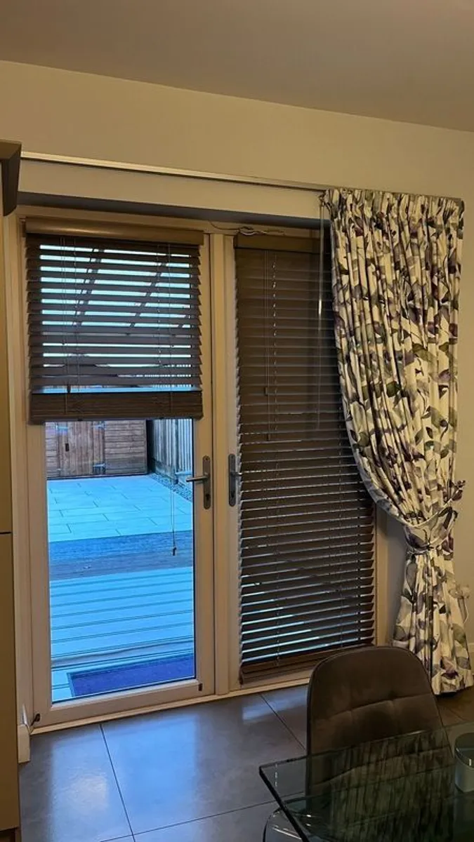 curtains - Image 2