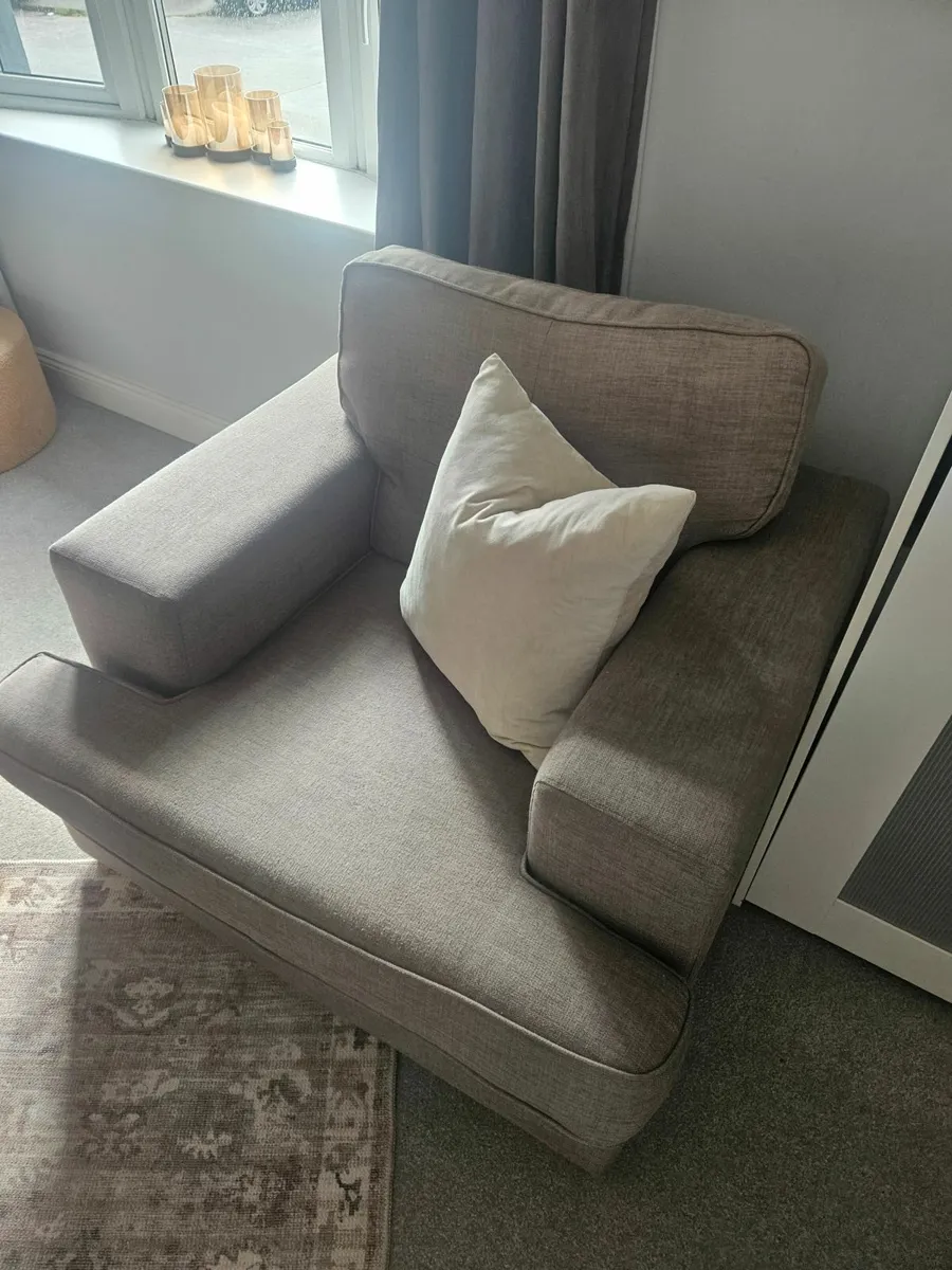 Two modern armchairs - Image 2
