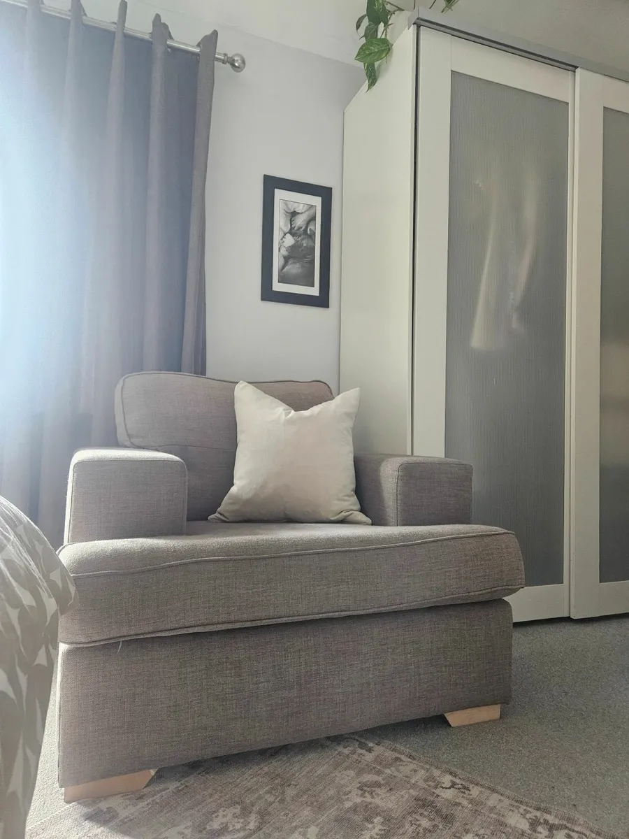 Two modern armchairs - Image 3