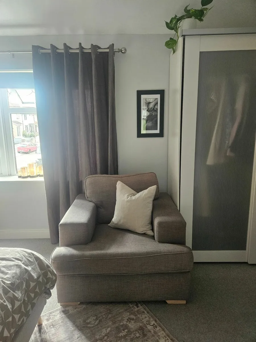 Two modern armchairs - Image 4
