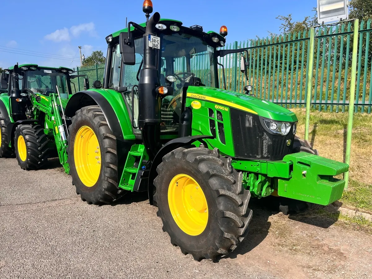 John Deere 6090M - Image 1