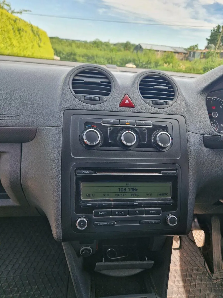 Volkswagen Caddy 2014 - Image 2