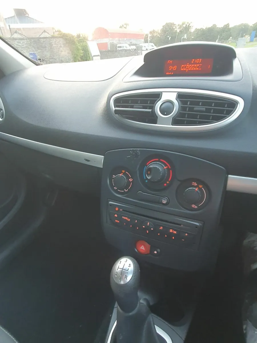 Renault Clio 2012 new nct today - Image 4