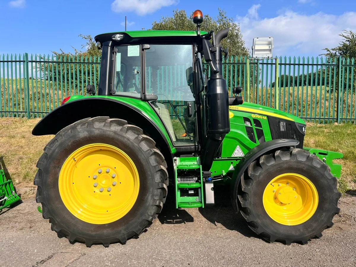 John Deere 6090M - Image 2
