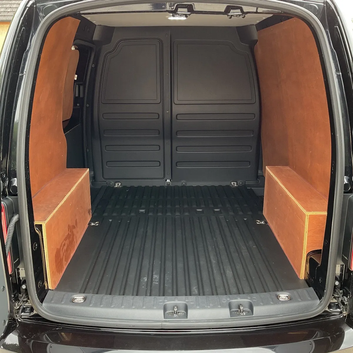 Vw caddy high spec 7000miles - Image 3