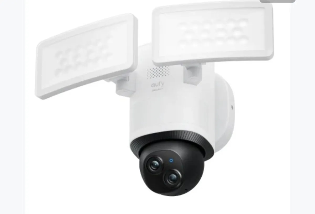 Eufy Floodlight CCTV camera E340 - Image 1