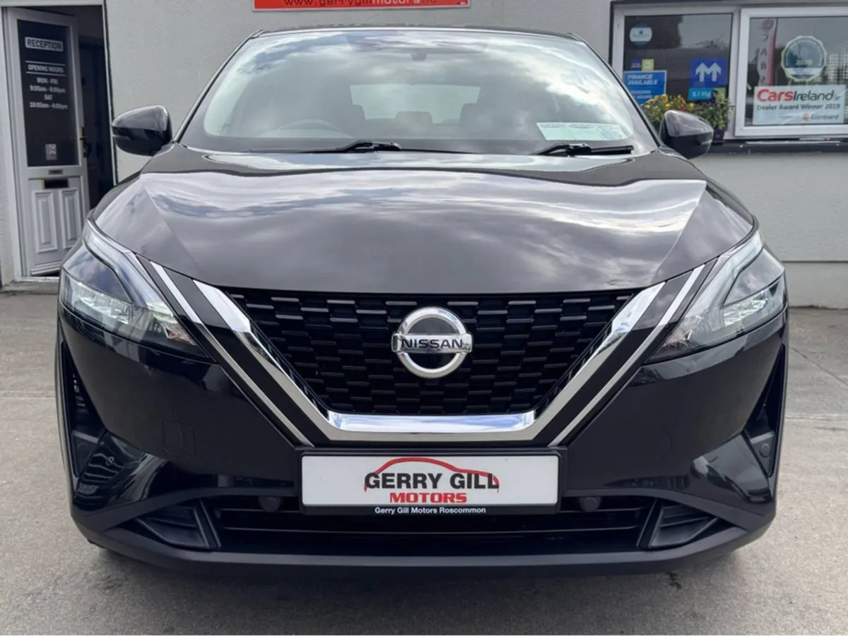 Nissan QASHQAI Q 1.3 Petrol SV My21 4DR - Image 2