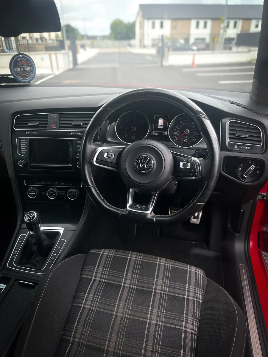 Volkswagen Golf 2014 - Image 4