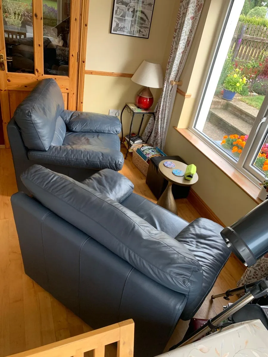 Couch - Image 4