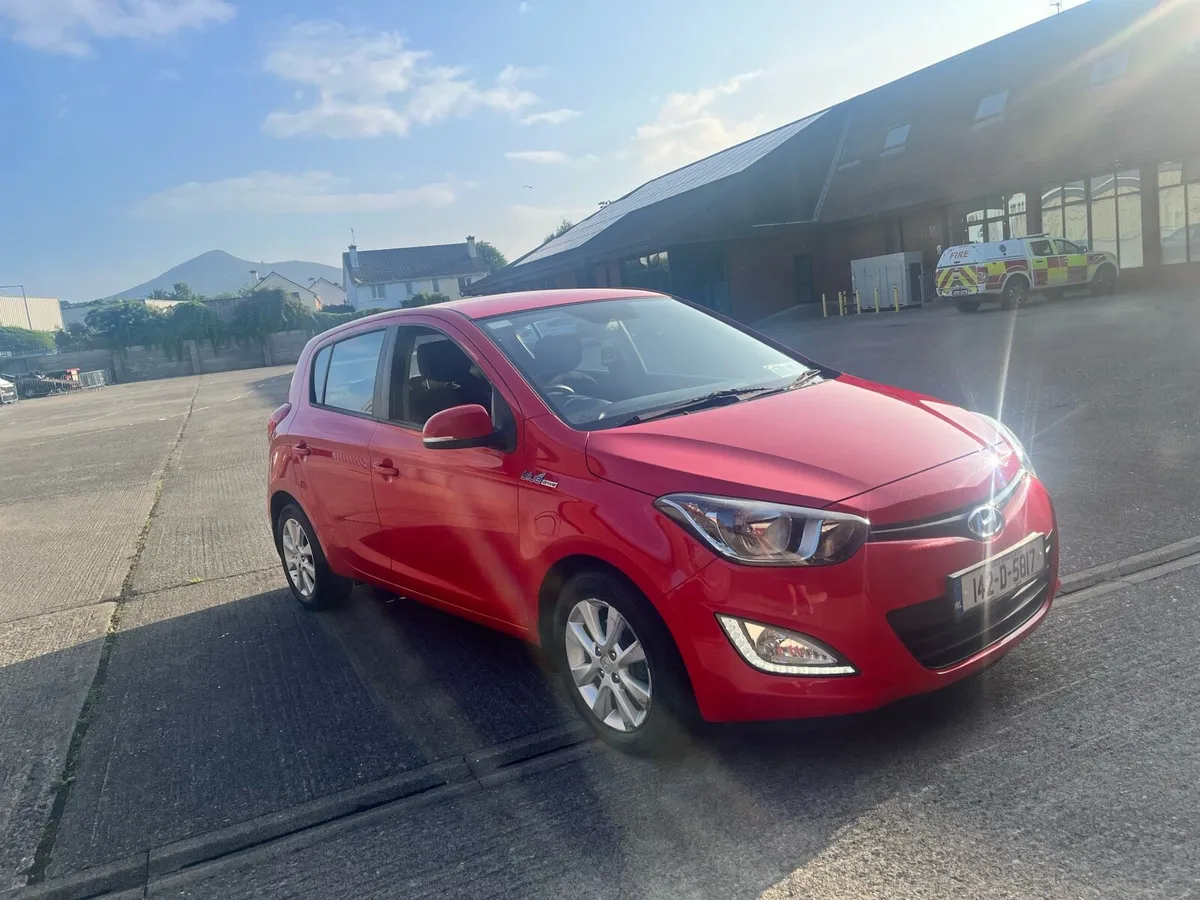 Hyundai i20 premium blue drive 125,000km - Image 2