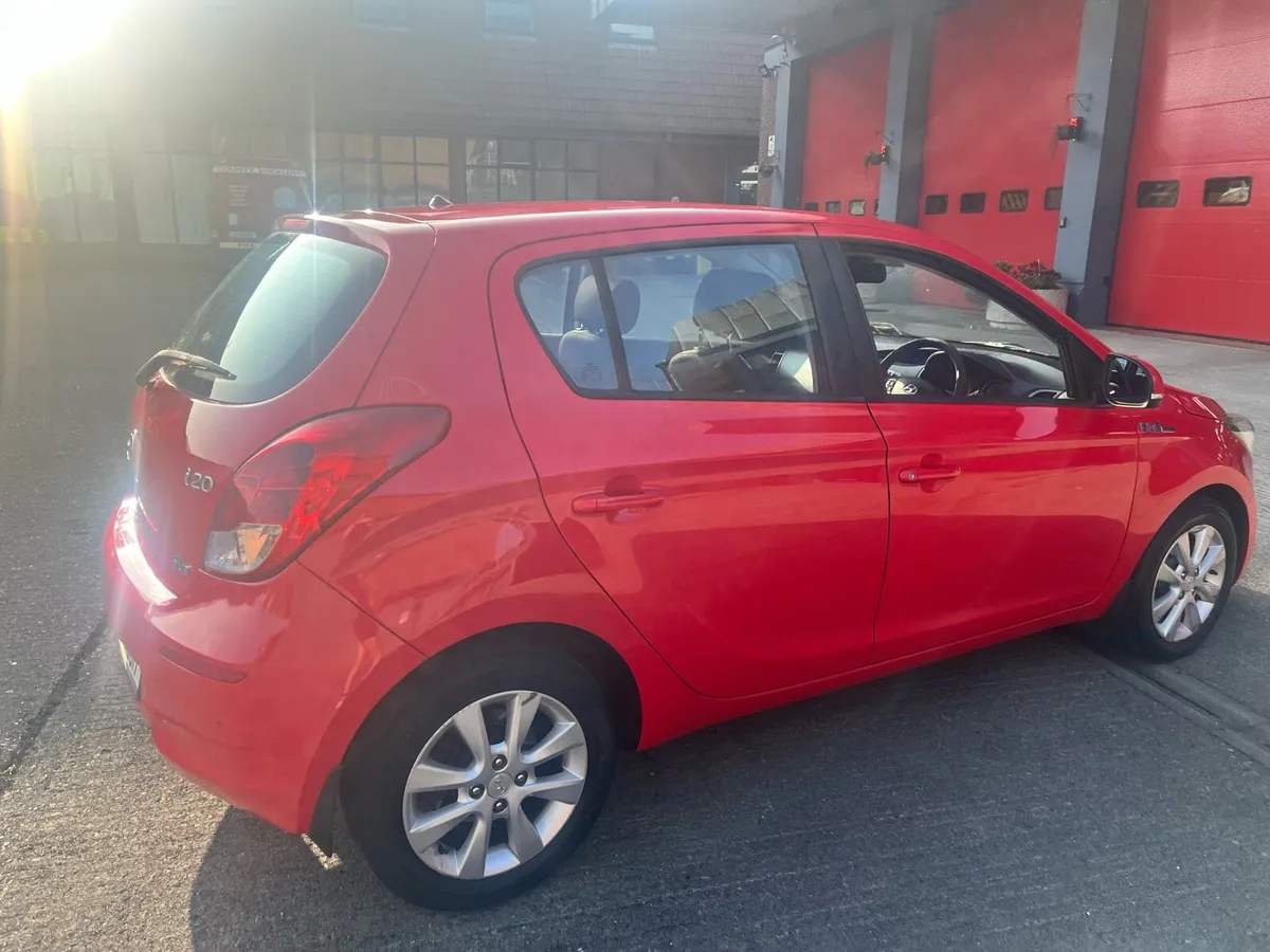 Hyundai i20 premium blue drive 125,000km - Image 4