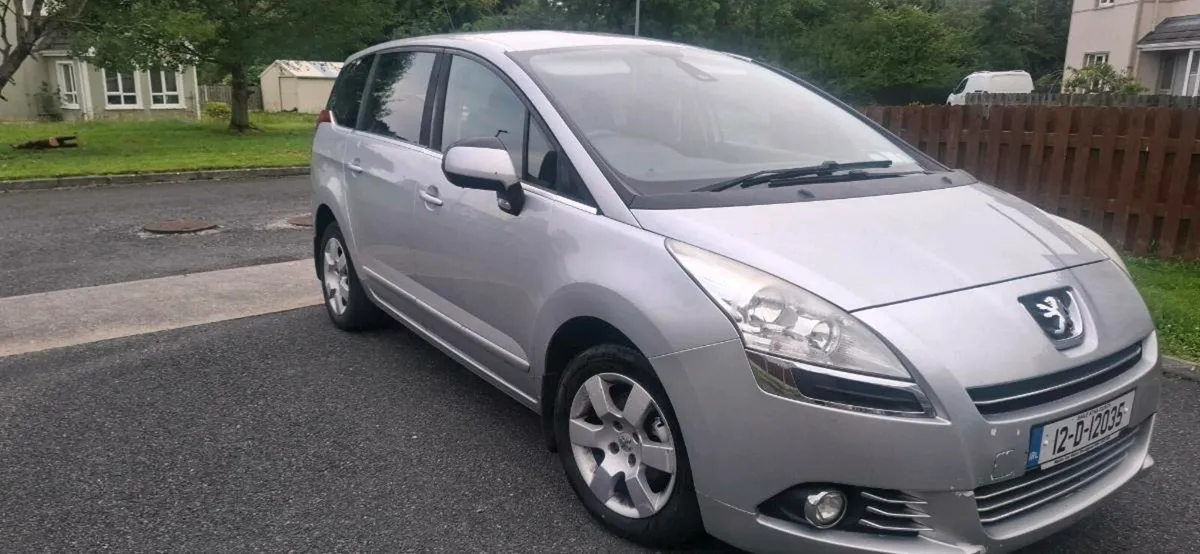 PEUGEOT 5008 7 Seater - Image 2
