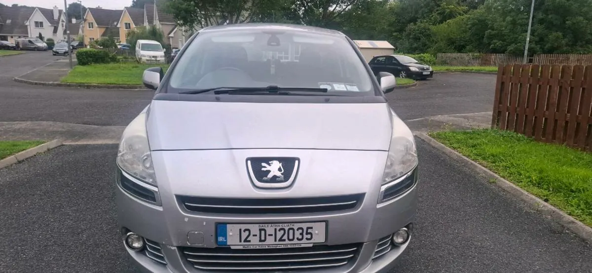 PEUGEOT 5008 7 Seater - Image 1