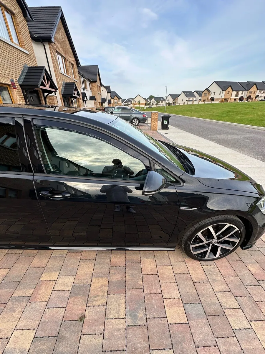 2019 Volkswagen Golf R-Line - Image 2