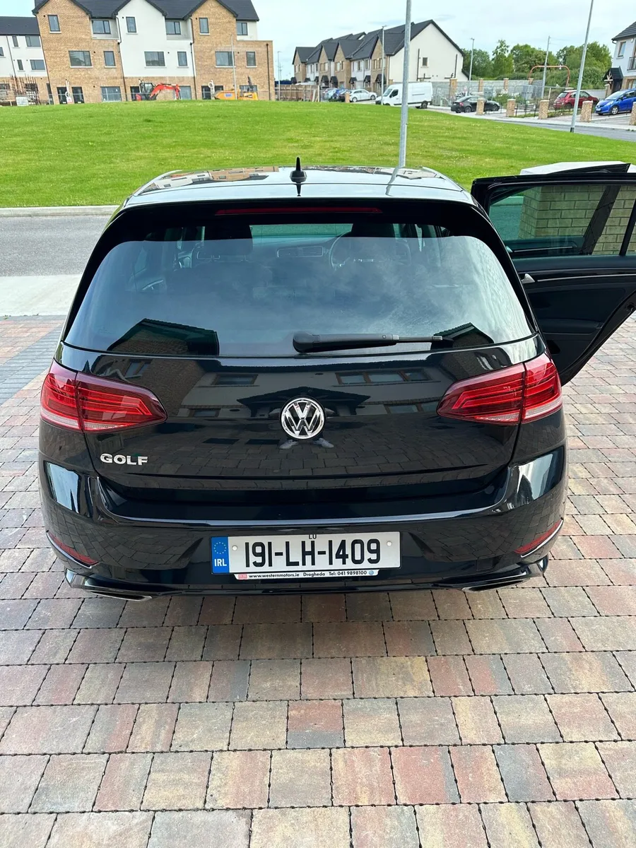 2019 Volkswagen Golf R-Line - Image 4