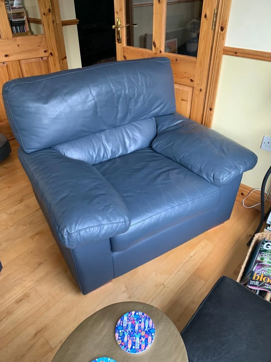 Couch - Image 1
