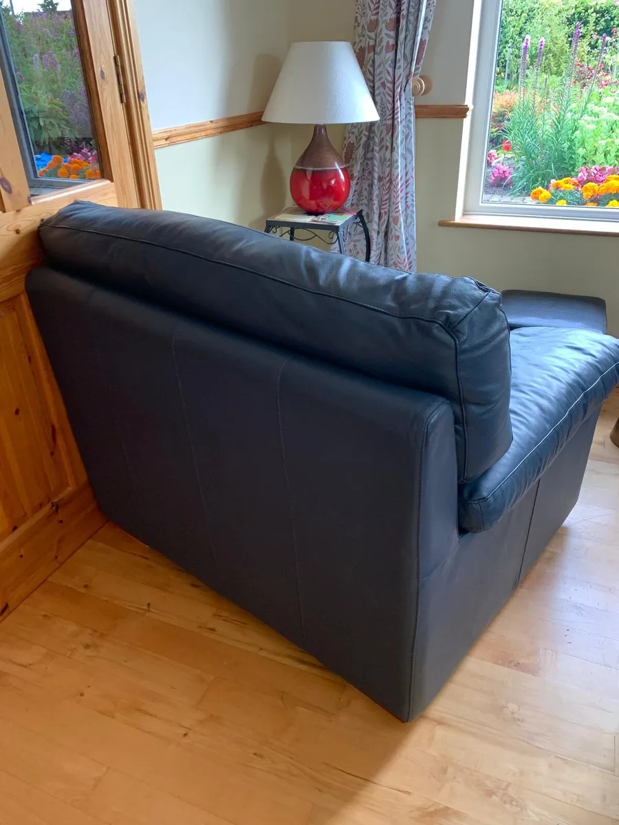 Couch - Image 2