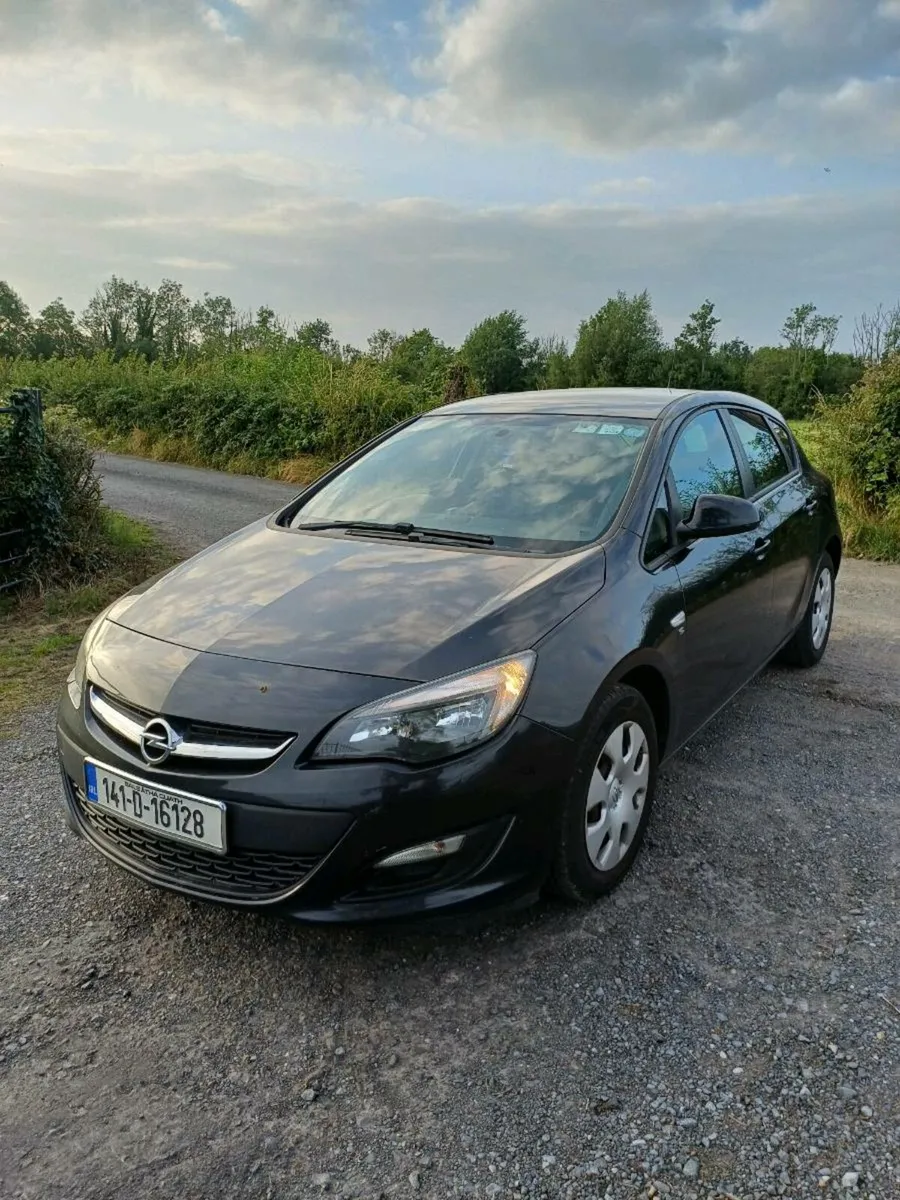 OPEL ASTRA 2014 LOW KM - Image 2