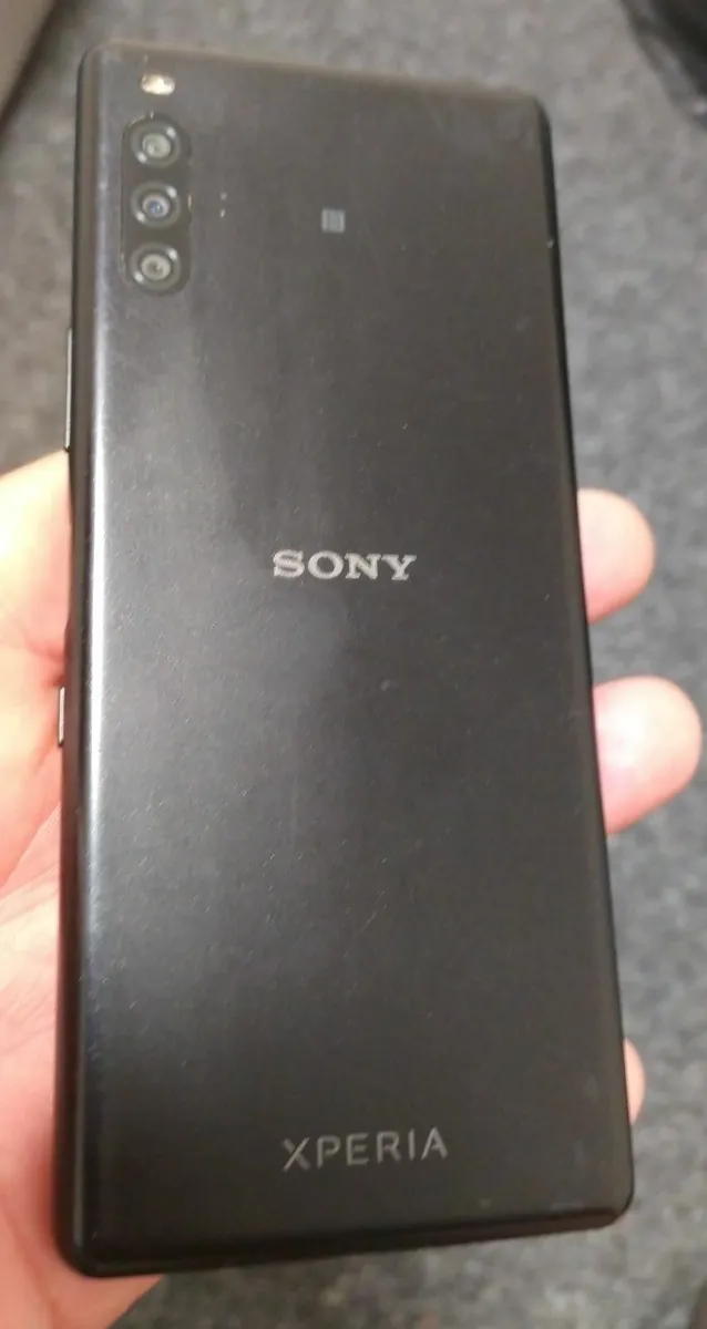 sony xperia L4 - Image 2